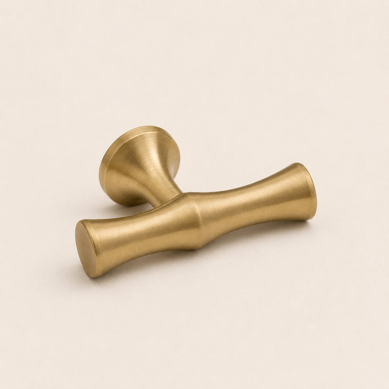 T-knopp i mässing – klassisk design